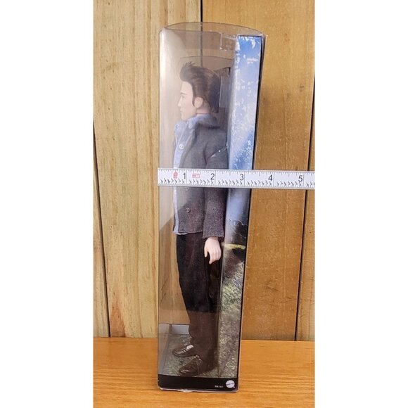 Limited Edition Mattel Twilight Edward Cullen 2009 Barbie Figure (R4161) - Picture 11 of 11